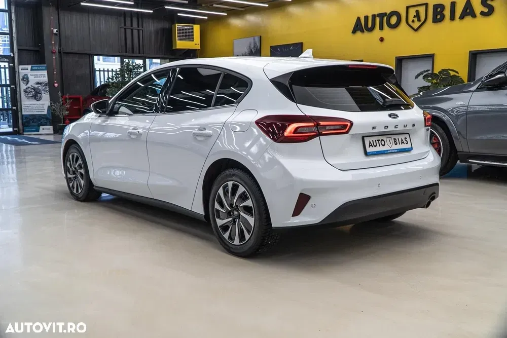 Ford Focus 1.0 EcoBoost MHEV Titanium — imagine 5