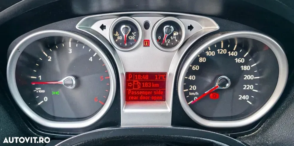 Ford Kuga I 2.0 TDCi 4WD Powershift Titanium — imagine 5