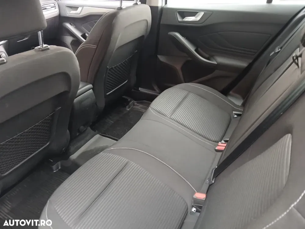 Ford Focus 1.0 EcoBoost MHEV Titanium — imagine 5