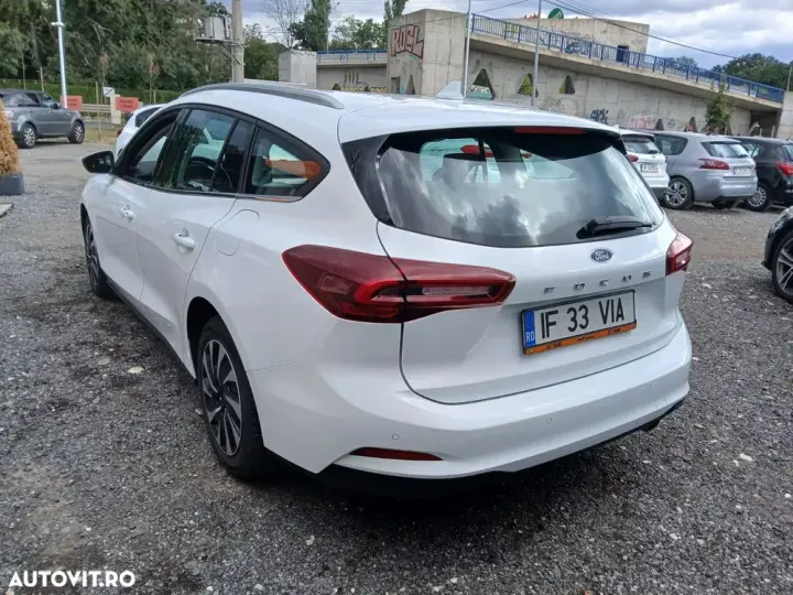 Ford Focus 1.0 EcoBoost MHEV Titanium