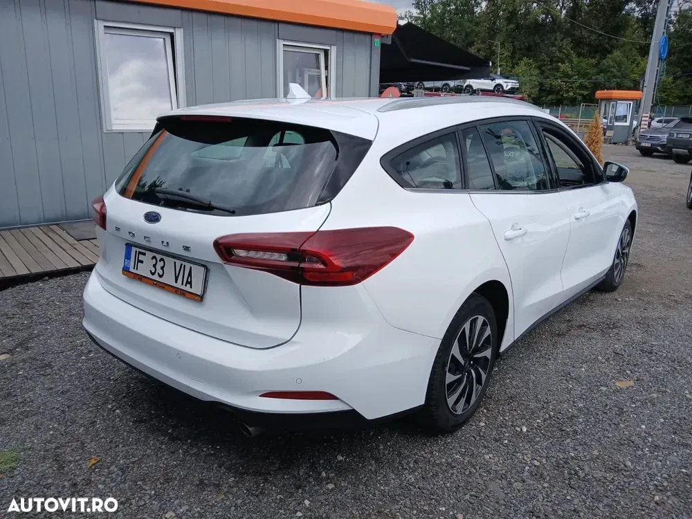 Ford Focus 1.0 EcoBoost MHEV Titanium — imagine 3