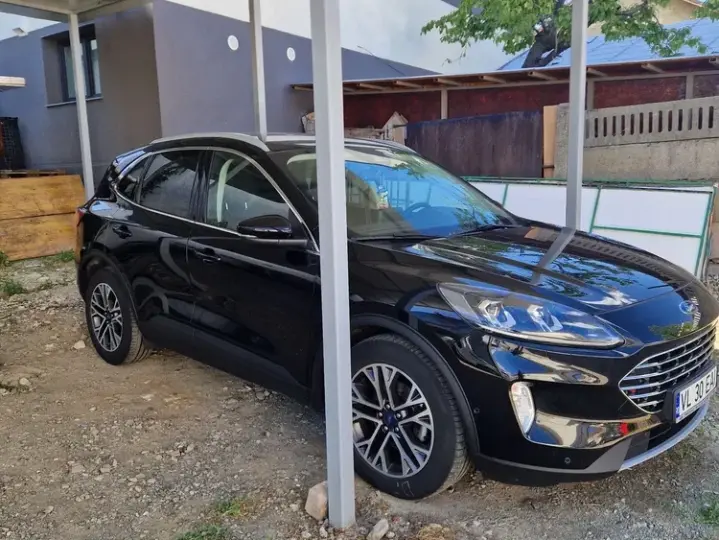 Ford Kuga III 2.0 EcoBlue A8 AWD Titanium