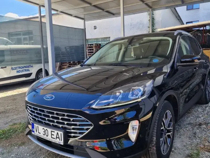 Ford Kuga III 2.0 EcoBlue A8 AWD Titanium