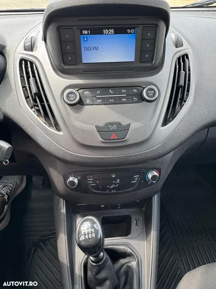 Ford Courier — imagine 6