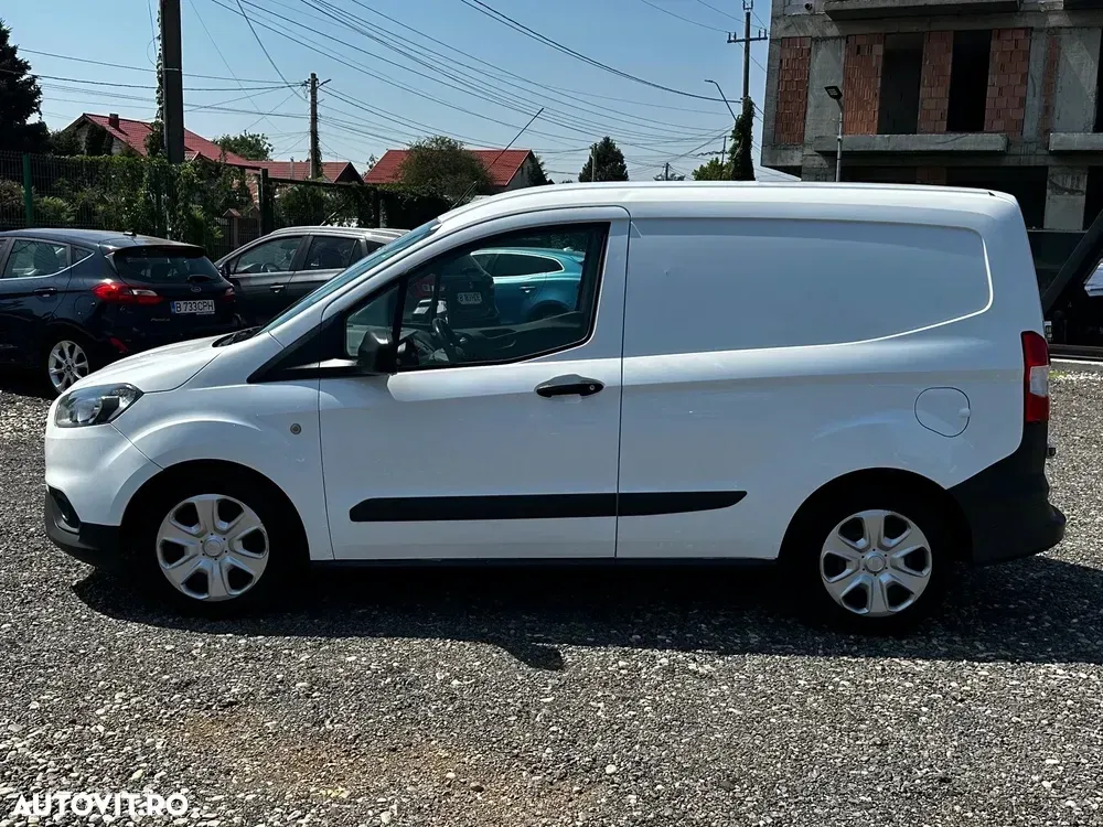 Ford Courier — imagine 5
