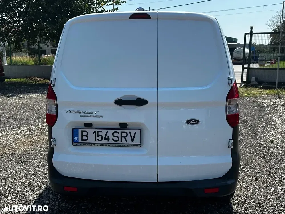Ford Courier — imagine 3