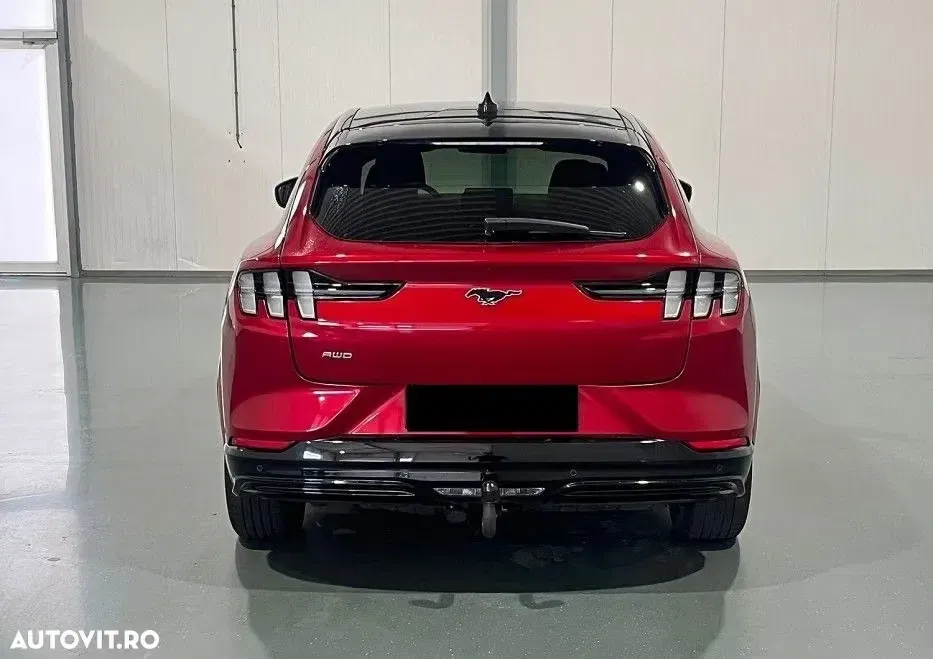 Ford Mustang Mach-E AWD PREMIUM — imagine 5