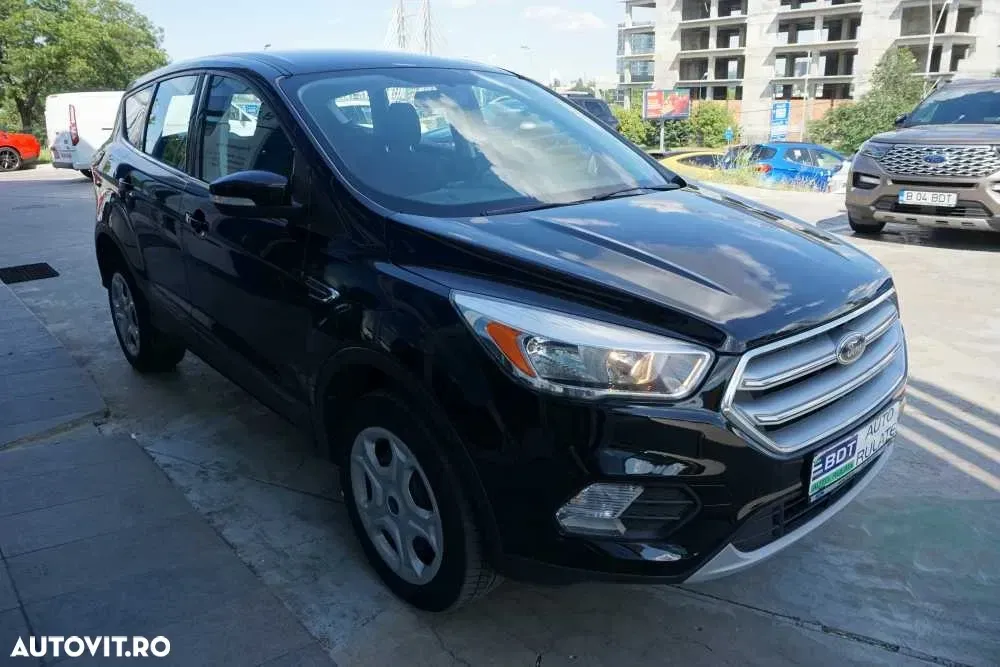 Ford Kuga — imagine 3