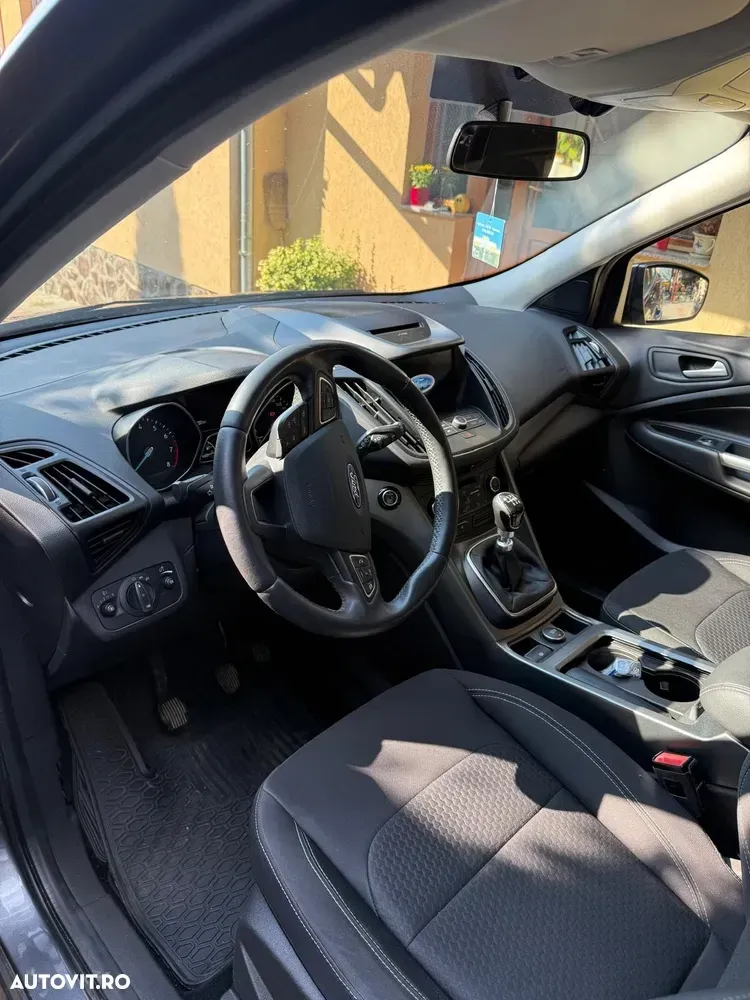 Ford Kuga II 1.5 EcoBoost FWD ST Line — imagine 3