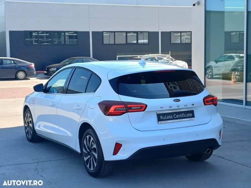 Ford Focus — imagine 5