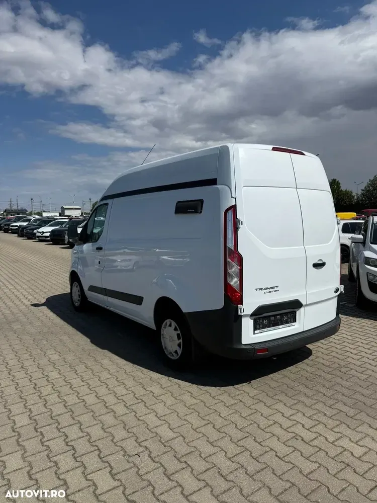Ford Transit Custom — imagine 3