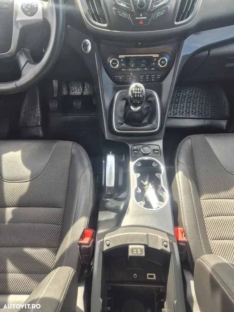 Ford Kuga — imagine 6