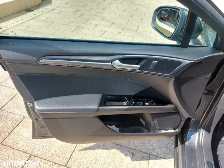 Ford Mondeo IV 2.0 HEV Titanium