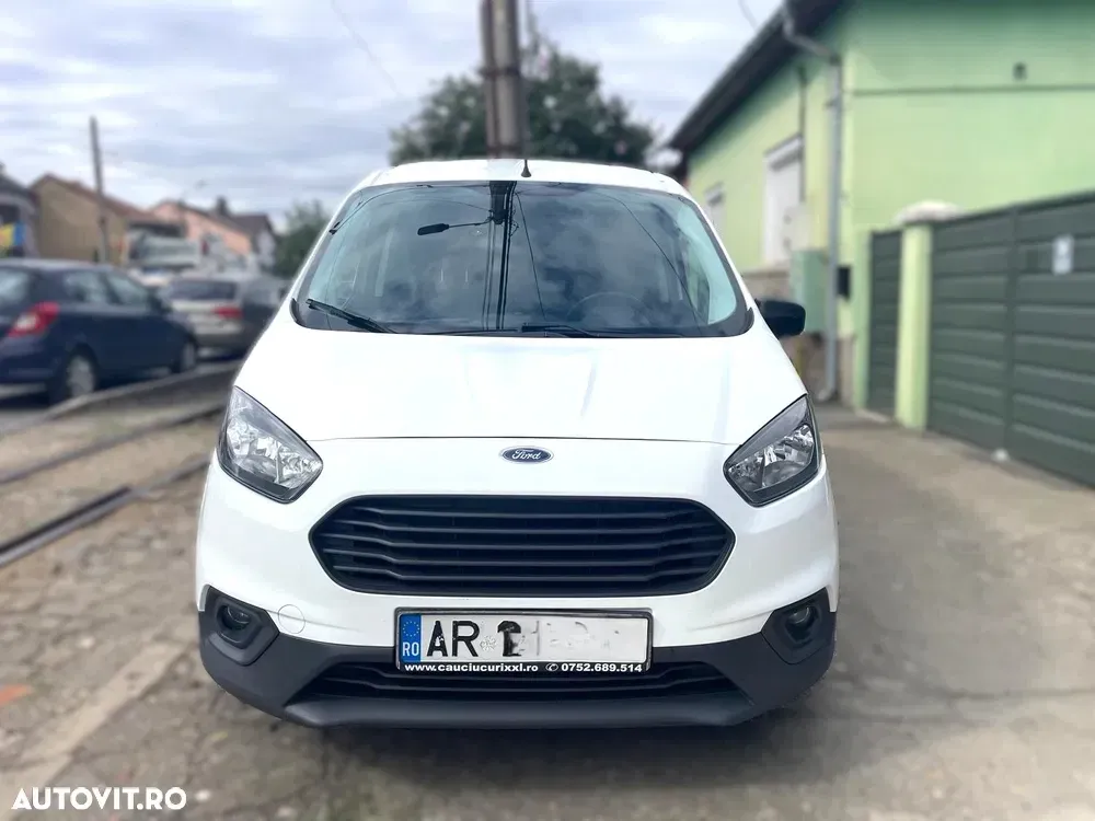 Ford Courier — imagine 5