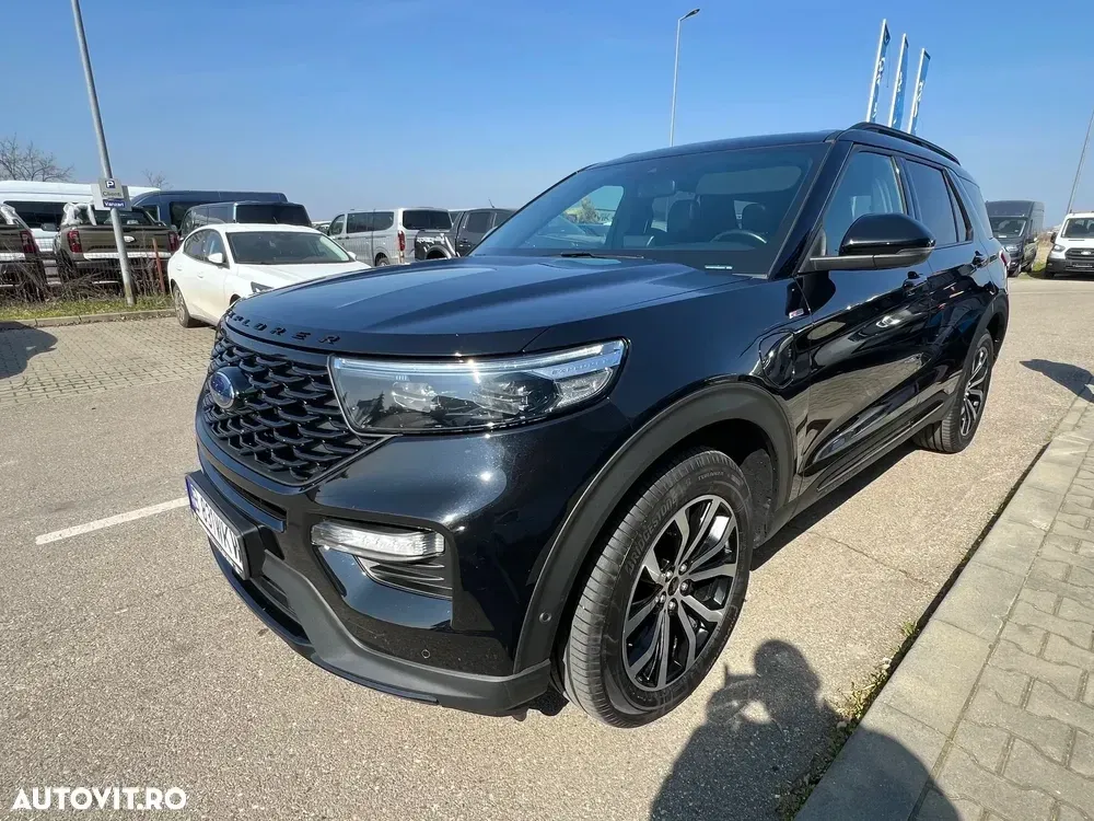 Ford Explorer 3.0 PHEV ST-Line — imagine 2