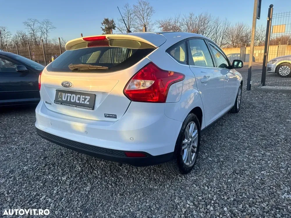 Ford Focus — imagine 6
