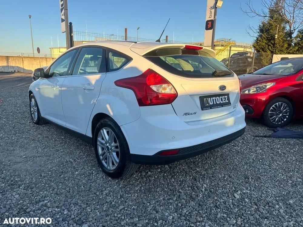 Ford Focus — imagine 4