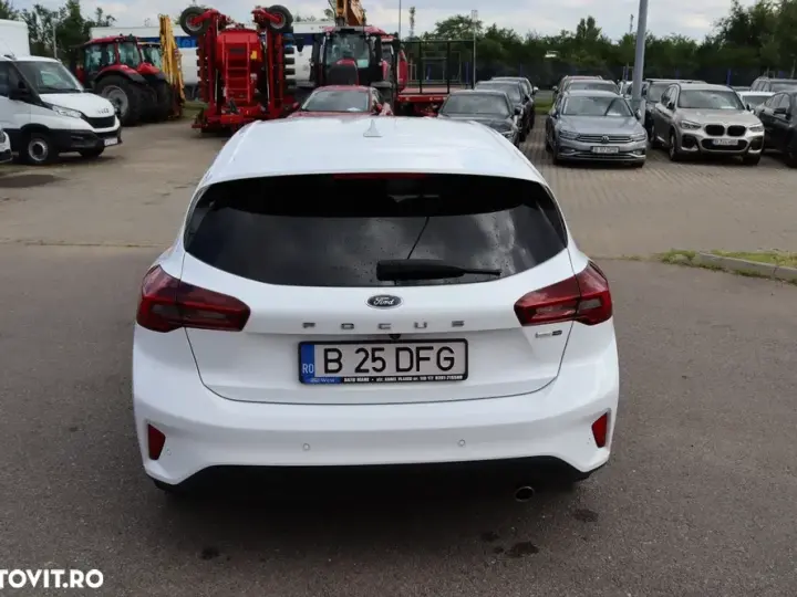 Ford Focus MK4 1.0 EcoBoost MHEV Titanium