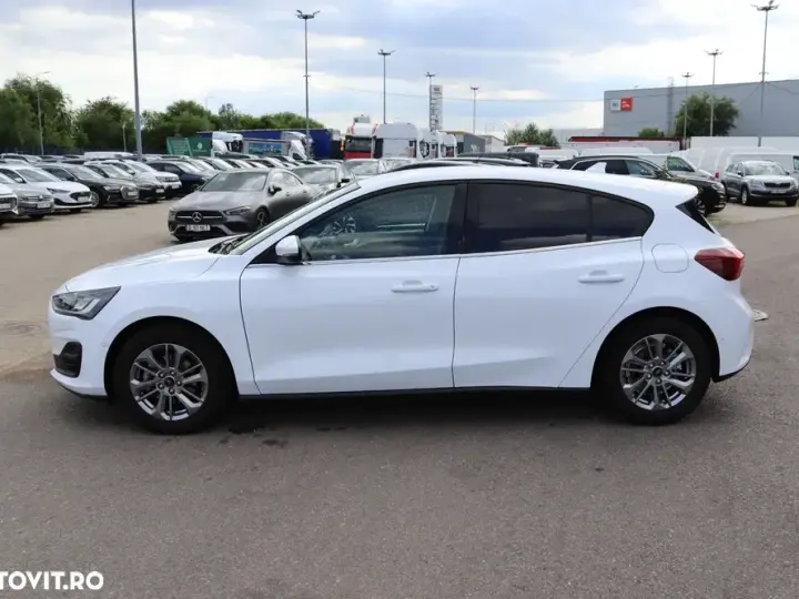 Ford Focus MK4 1.0 EcoBoost MHEV Titanium