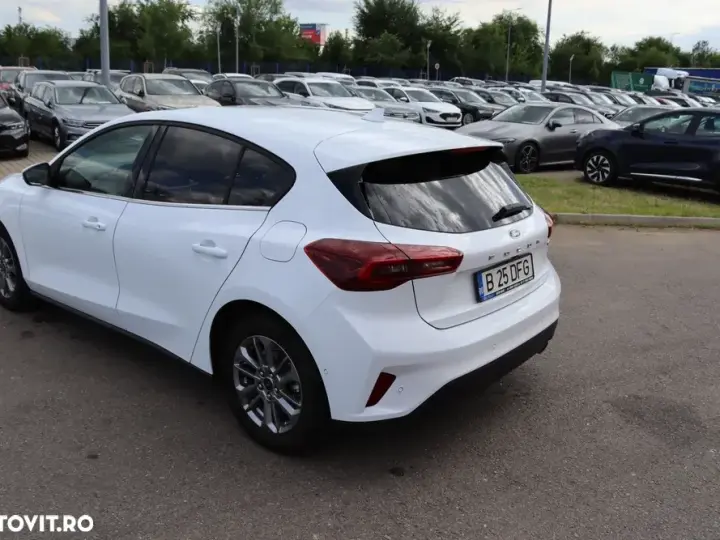 Ford Focus MK4 1.0 EcoBoost MHEV Titanium