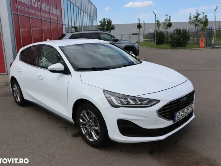 Ford Focus MK4 1.0 EcoBoost MHEV Titanium