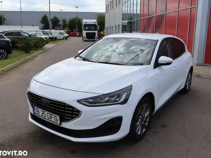 Ford Focus MK4 1.0 EcoBoost MHEV Titanium