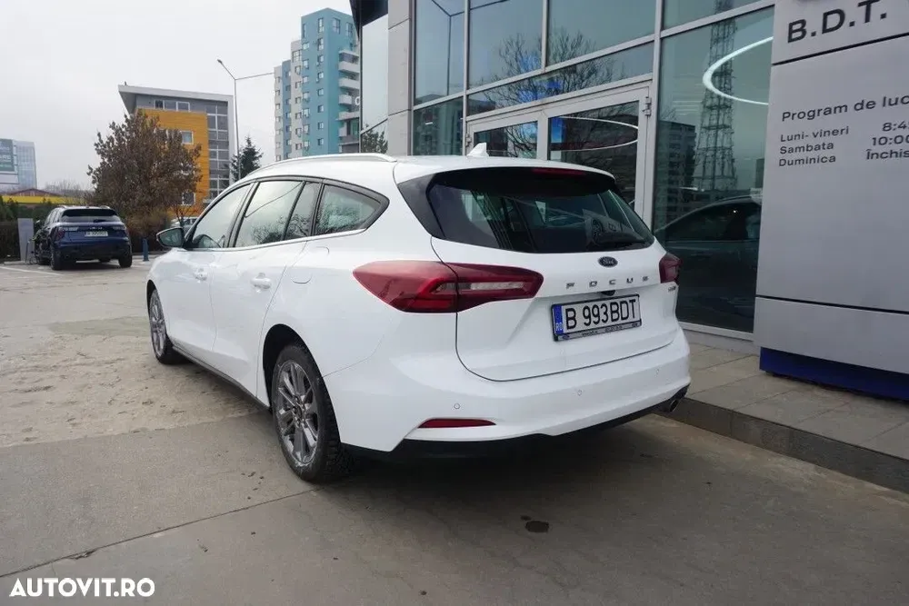 Ford Focus MK4 — imagine 5