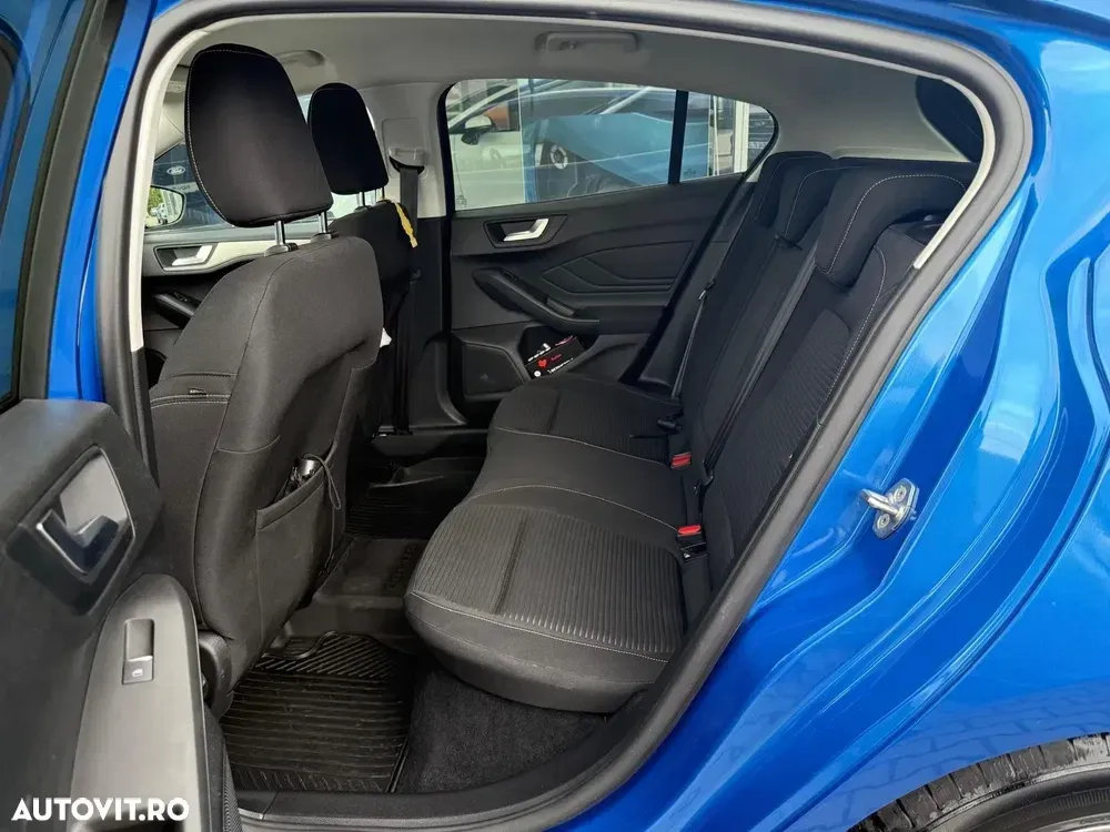Ford Focus MK4 1.0 EcoBoost 6MT MHEV Titanium X — imagine 6