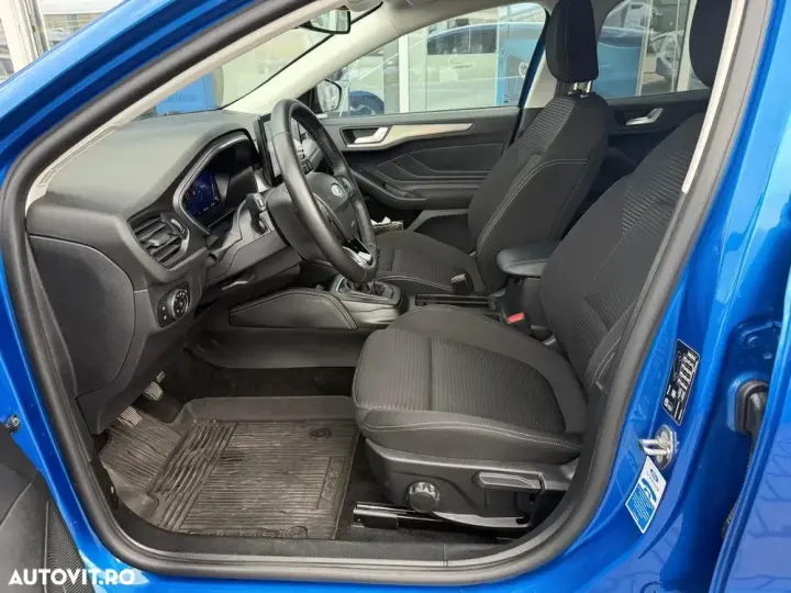 Ford Focus MK4 1.0 EcoBoost 6MT MHEV Titanium X