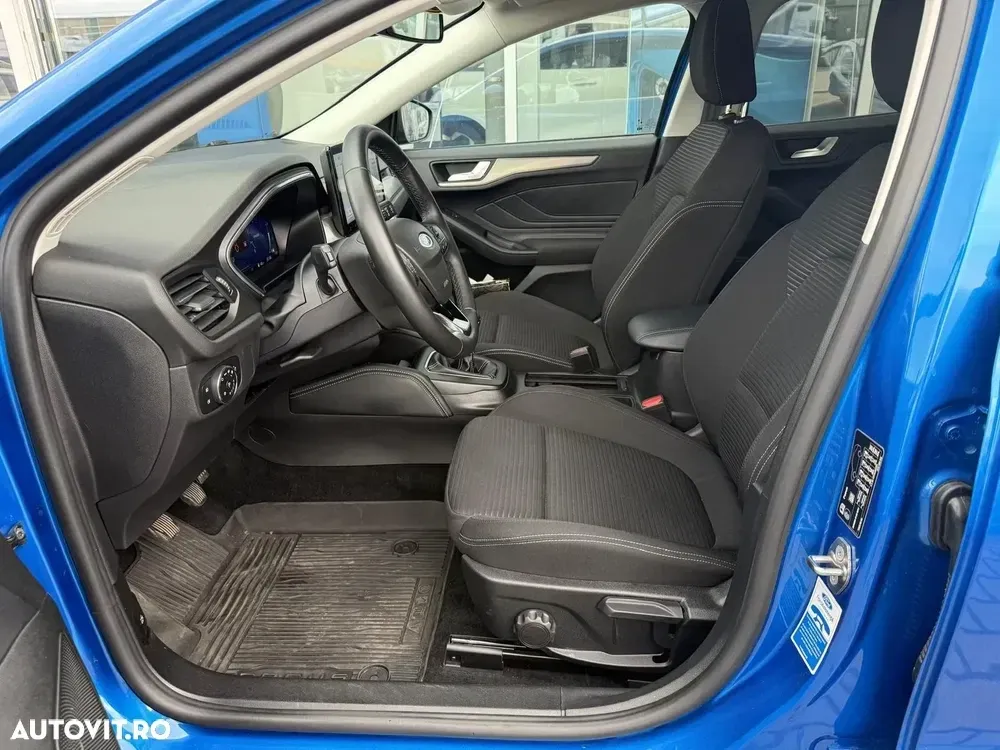 Ford Focus MK4 1.0 EcoBoost 6MT MHEV Titanium X — imagine 5