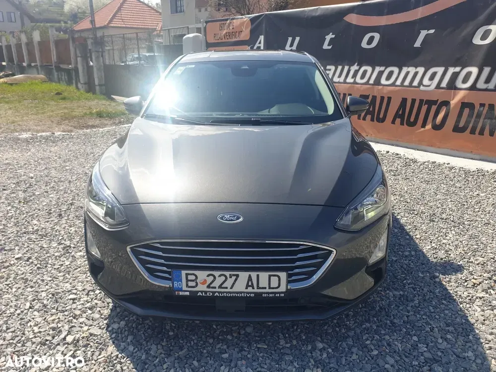 Ford Focus MK4 1.0 EcoBoost Titanium — imagine 2