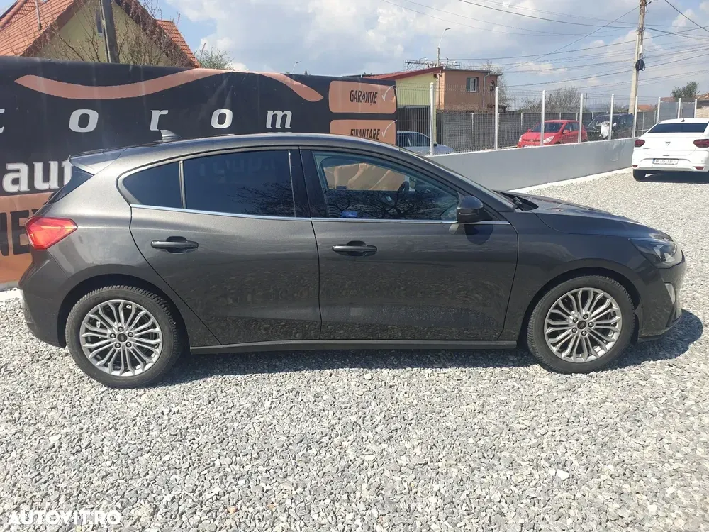 Ford Focus MK4 1.0 EcoBoost Titanium — imagine 4
