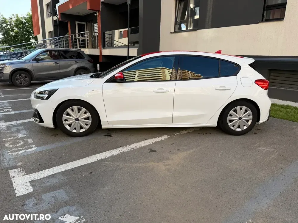 Ford Focus MK4 1.5 TDCi ST-Line — imagine 2