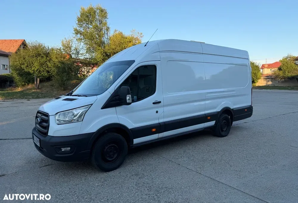 Ford Transit — imagine 3
