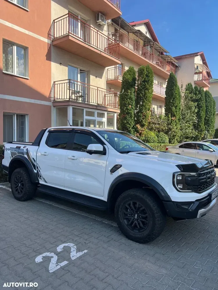 Ford Raptor — imagine 3