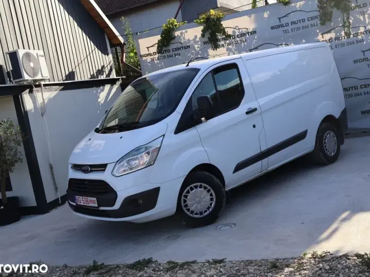 Ford Transit Custom LWB Combi Base