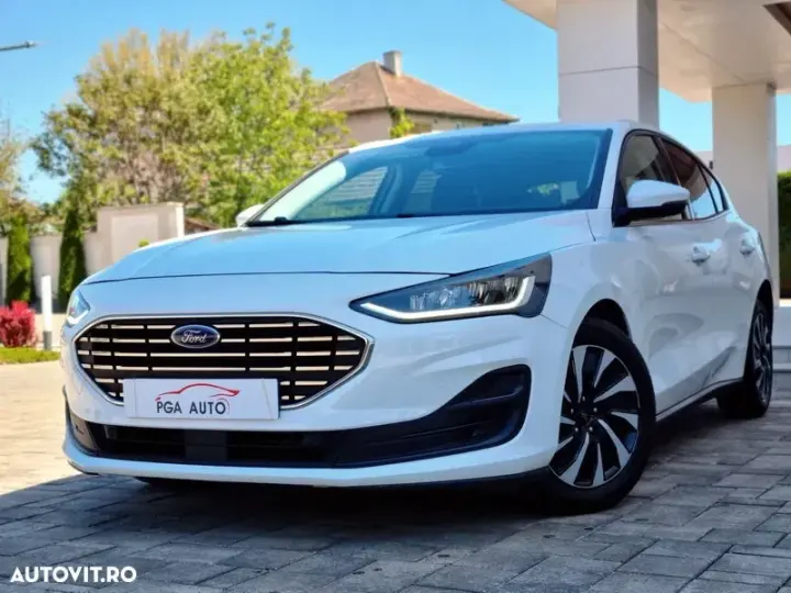 Ford Focus MK4 1.0 EcoBoost Hybrid TITANIUM X