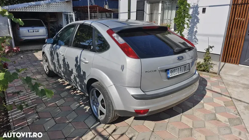 Ford Focus MK2 1.6 TDCI DPF Ghia — imagine 3