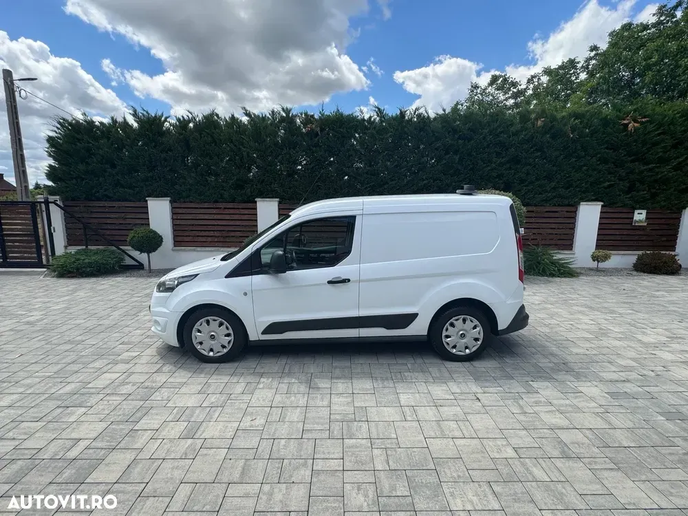 Ford Transit Connect — imagine 4