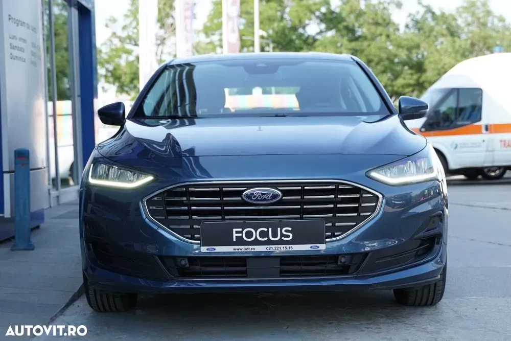 Ford Focus MK4 1.0 EcoBoost 7DCT MHEV Titanium — imagine 2