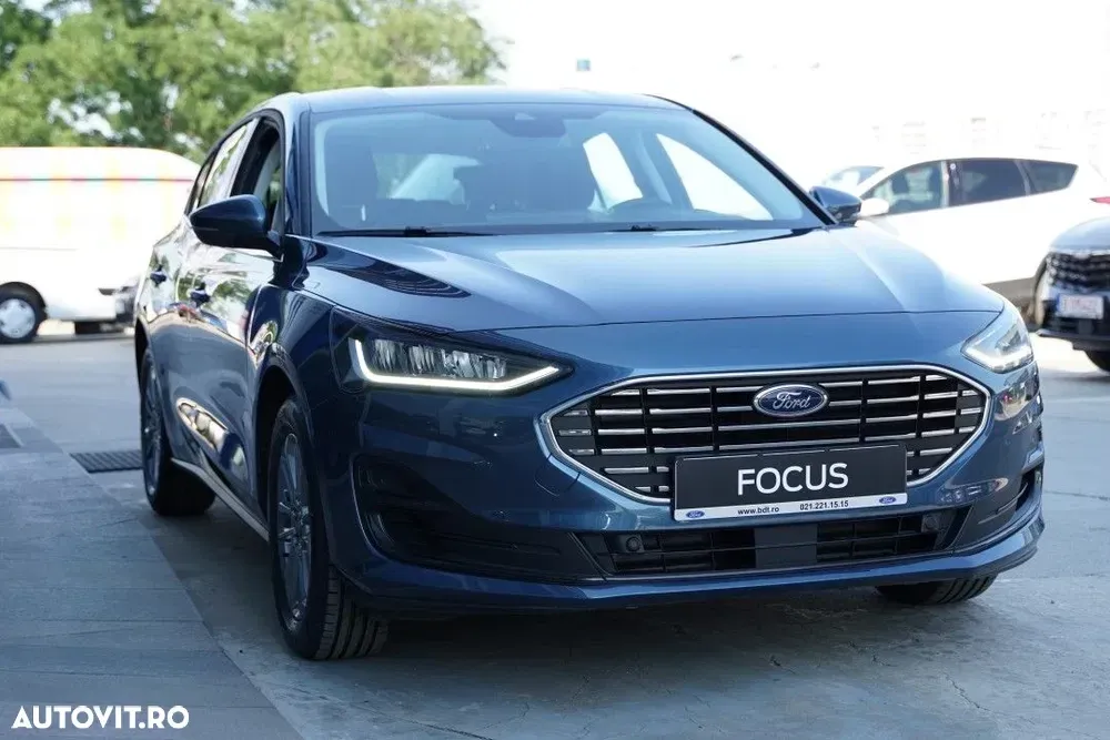 Ford Focus MK4 1.0 EcoBoost 7DCT MHEV Titanium — imagine 3