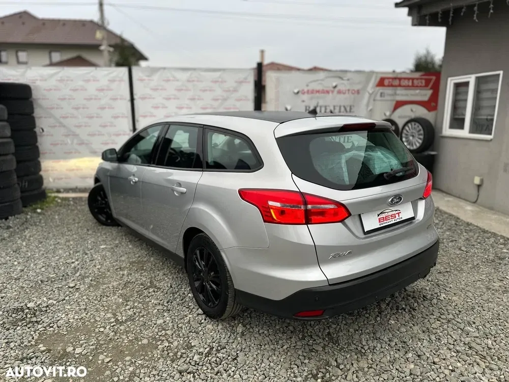 Ford Focus — imagine 5