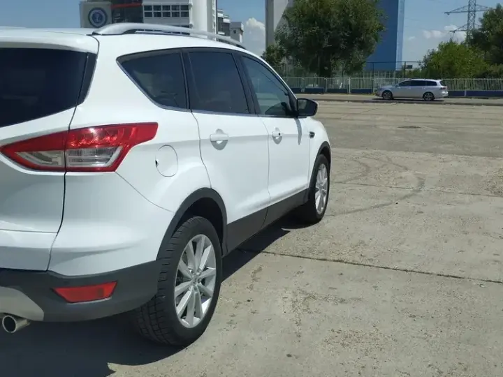 Ford Kuga 2.0 TDCi Powershift 4WD Titanium