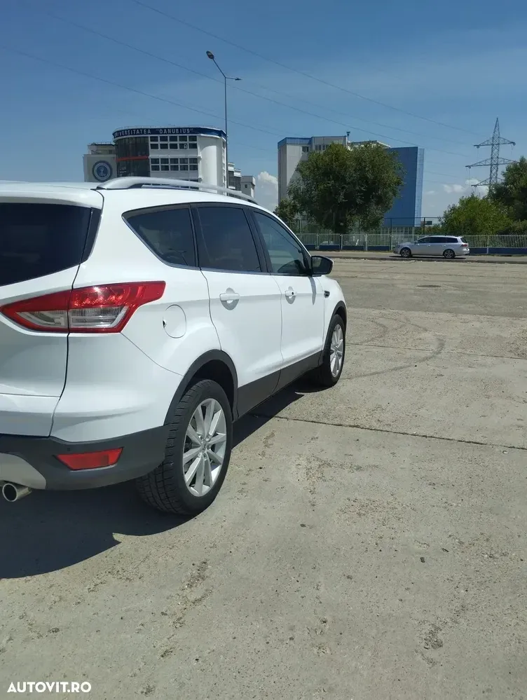 Ford Kuga 2.0 TDCi Powershift 4WD Titanium — imagine 6