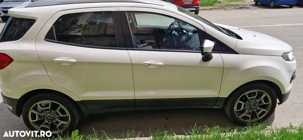 Ford EcoSport — imagine 3