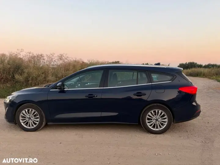 Ford Focus MK4 1.0 EcoBoost Titanium Business