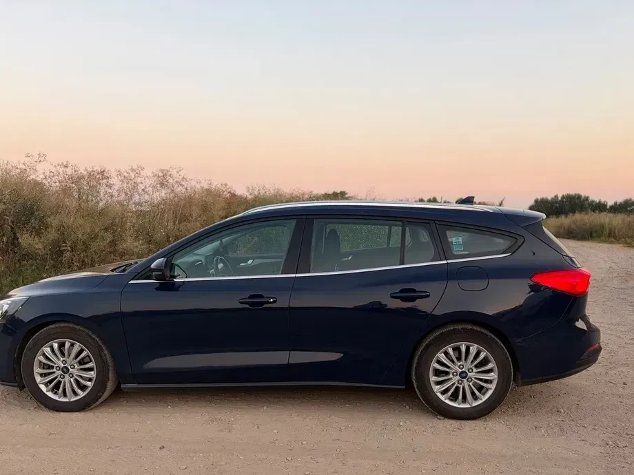 Ford Focus MK4 1.0 EcoBoost Titanium Business — imagine 4