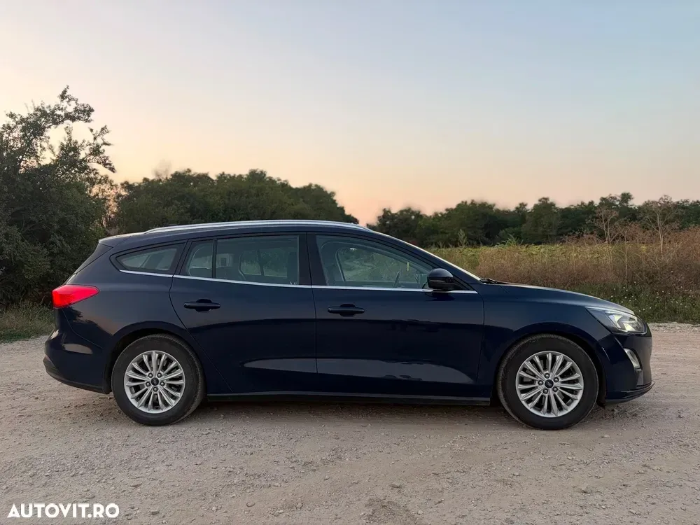Ford Focus MK4 1.0 EcoBoost Titanium Business — imagine 5