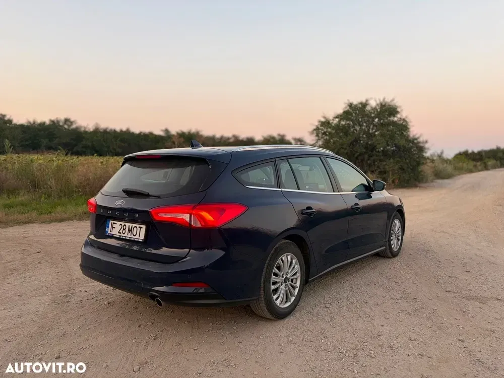 Ford Focus MK4 1.0 EcoBoost Titanium Business — imagine 6