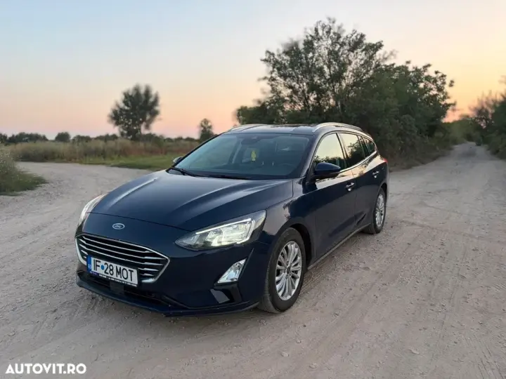 Ford Focus MK4 1.0 EcoBoost Titanium Business
